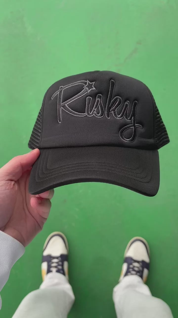 BLACK RISKY SIGNATURE CAP